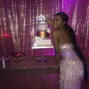 Meet your Posher, Devane